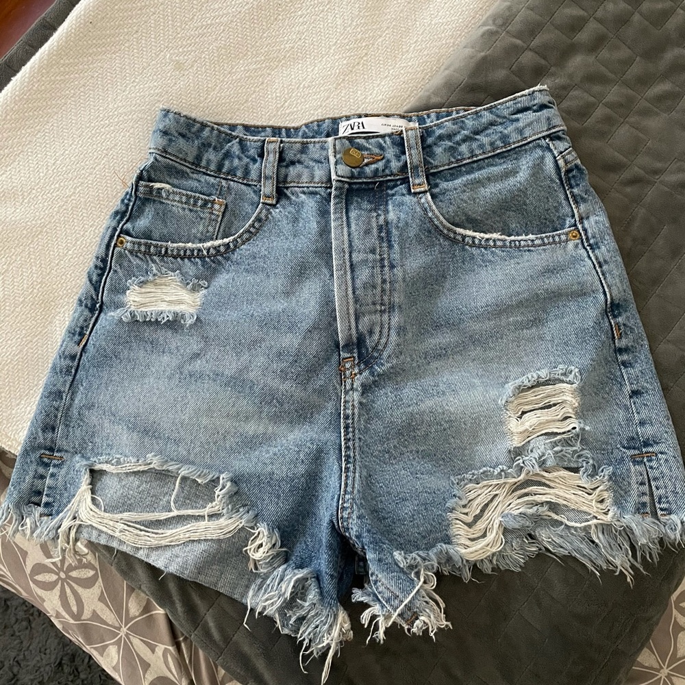 Zara Size 2 High Waisted Ripped Denim Shorts